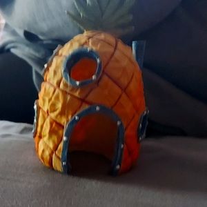 Spongebob pineapple fish tank decor